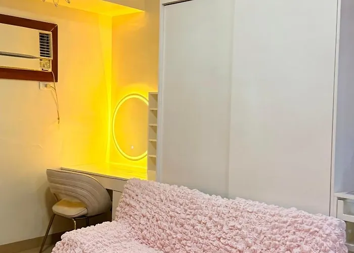 In Manhattan Plaza Tower 1 With Parking Slot Aparthotel Manila