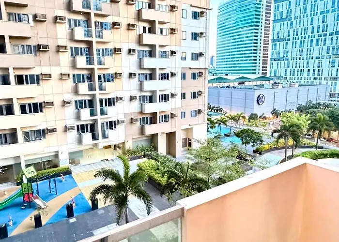 In Manhattan Plaza Tower 1 With Parking Slot Aparthotel Manila
